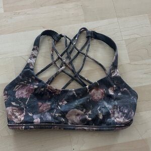 Free to Be Bra Frosted Rose Print sports bra EUC